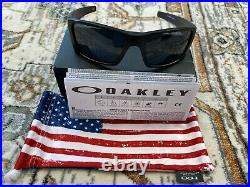 Oakley Fuel Cell OO9096-38 Matte Black / Grey Sunglasses