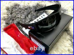Oakley Fuel Cell OO9096-J160 Matte Black / Black Iridium Sunglasses