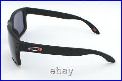 Oakley SI Holbrook OO9102-E655 Sunglasses USA Flag Matt Black/Grey
